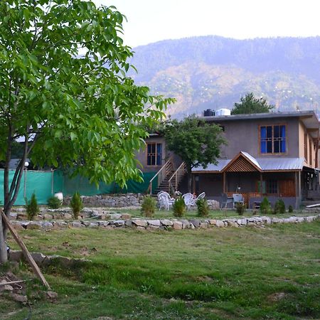 West End Lodges Neelum Экстерьер фото