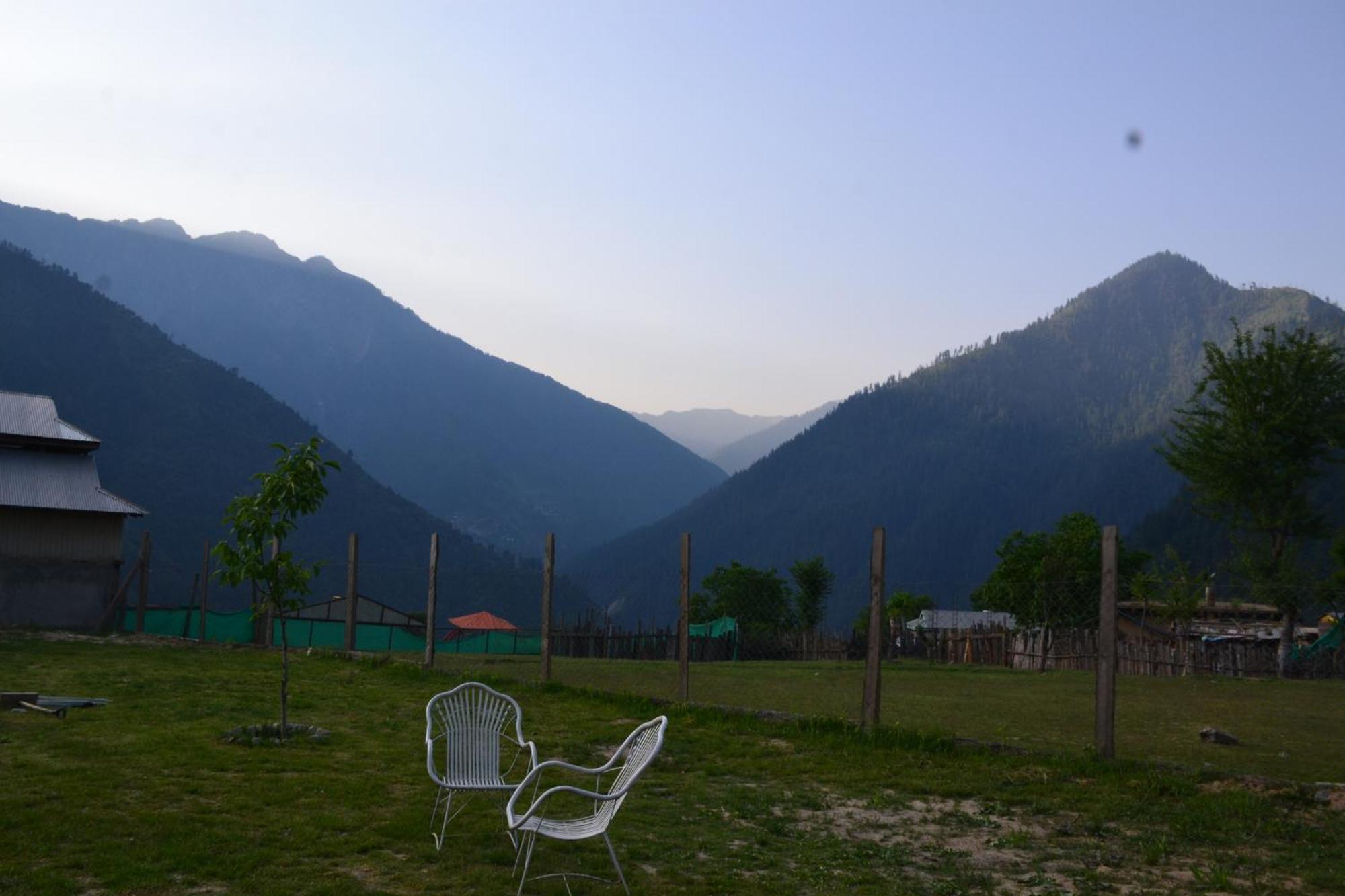 West End Lodges Neelum Экстерьер фото
