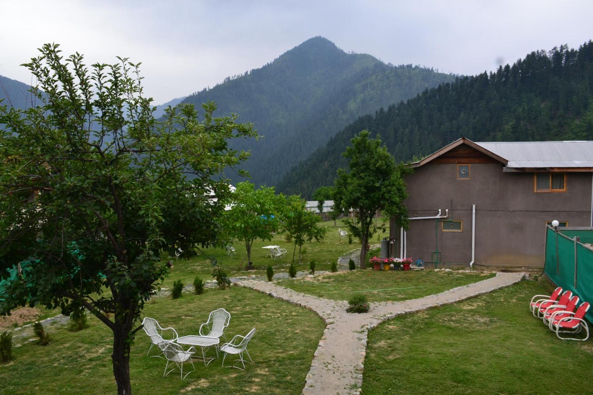 West End Lodges Neelum Экстерьер фото