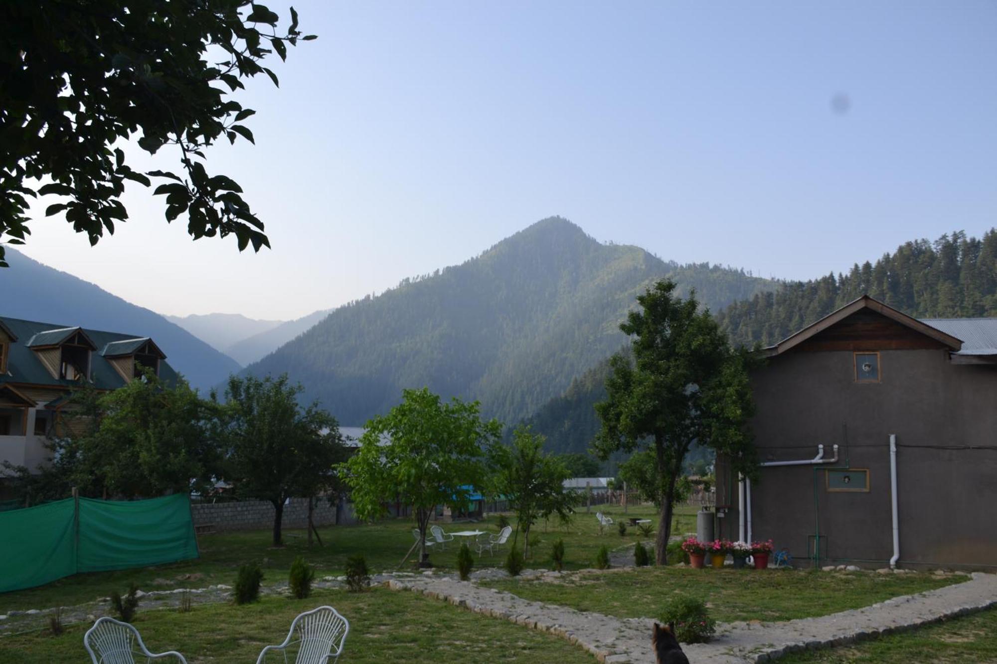 West End Lodges Neelum Экстерьер фото