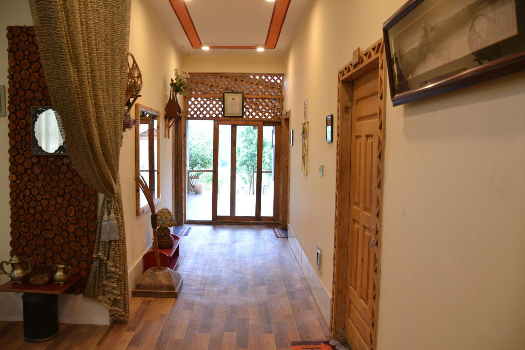 West End Lodges Neelum Экстерьер фото