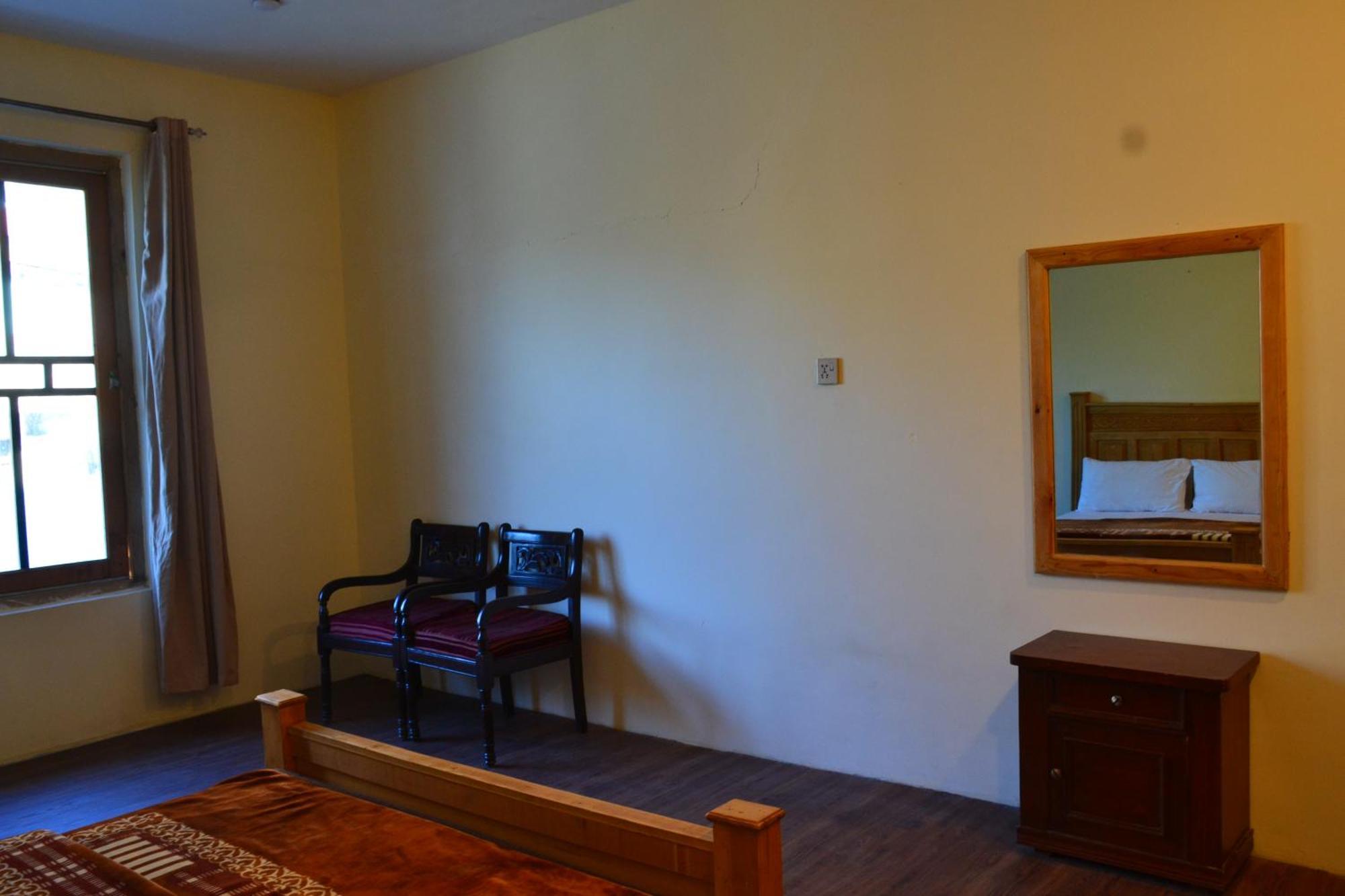 West End Lodges Neelum Экстерьер фото