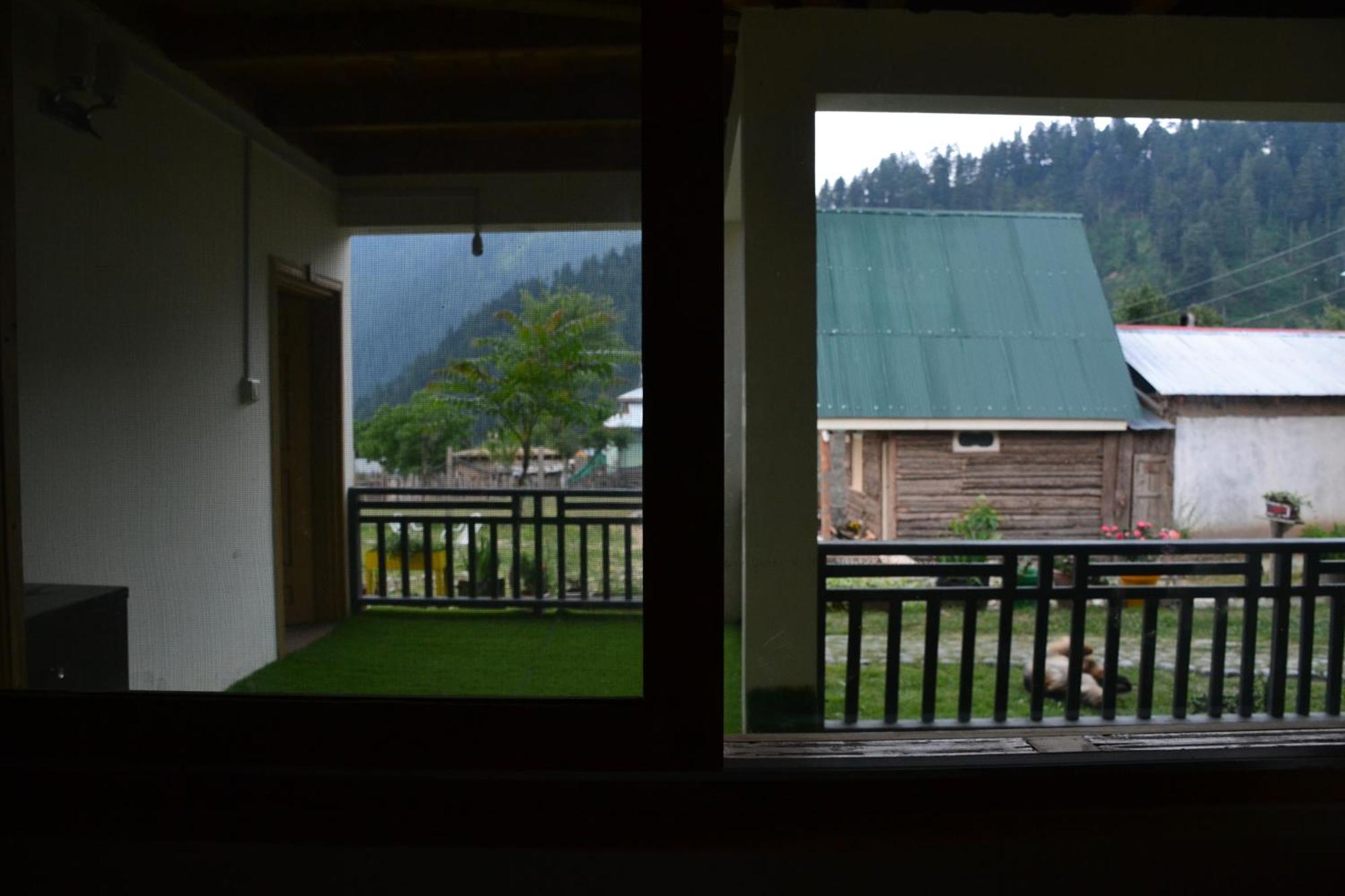West End Lodges Neelum Экстерьер фото