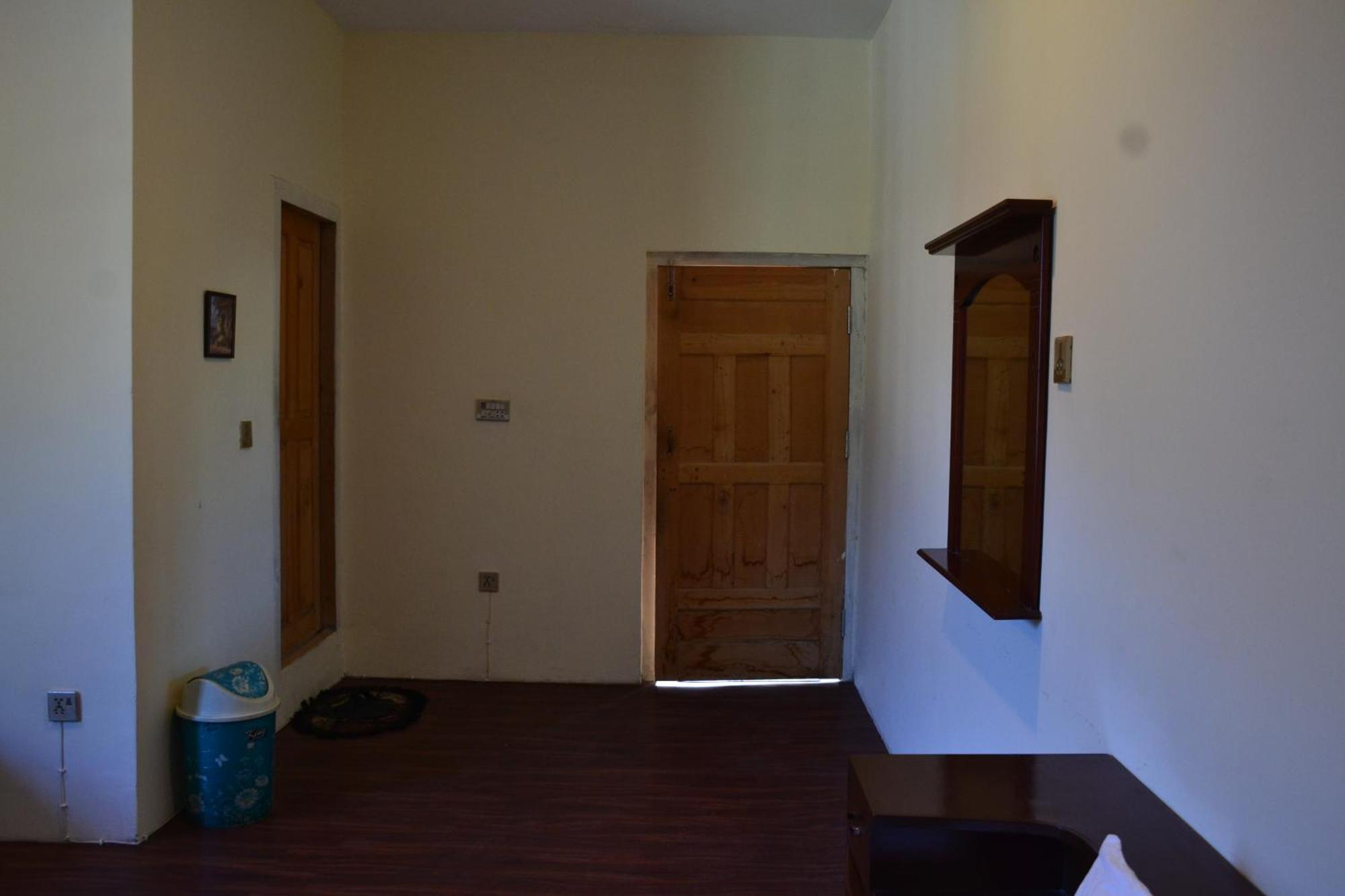 West End Lodges Neelum Экстерьер фото