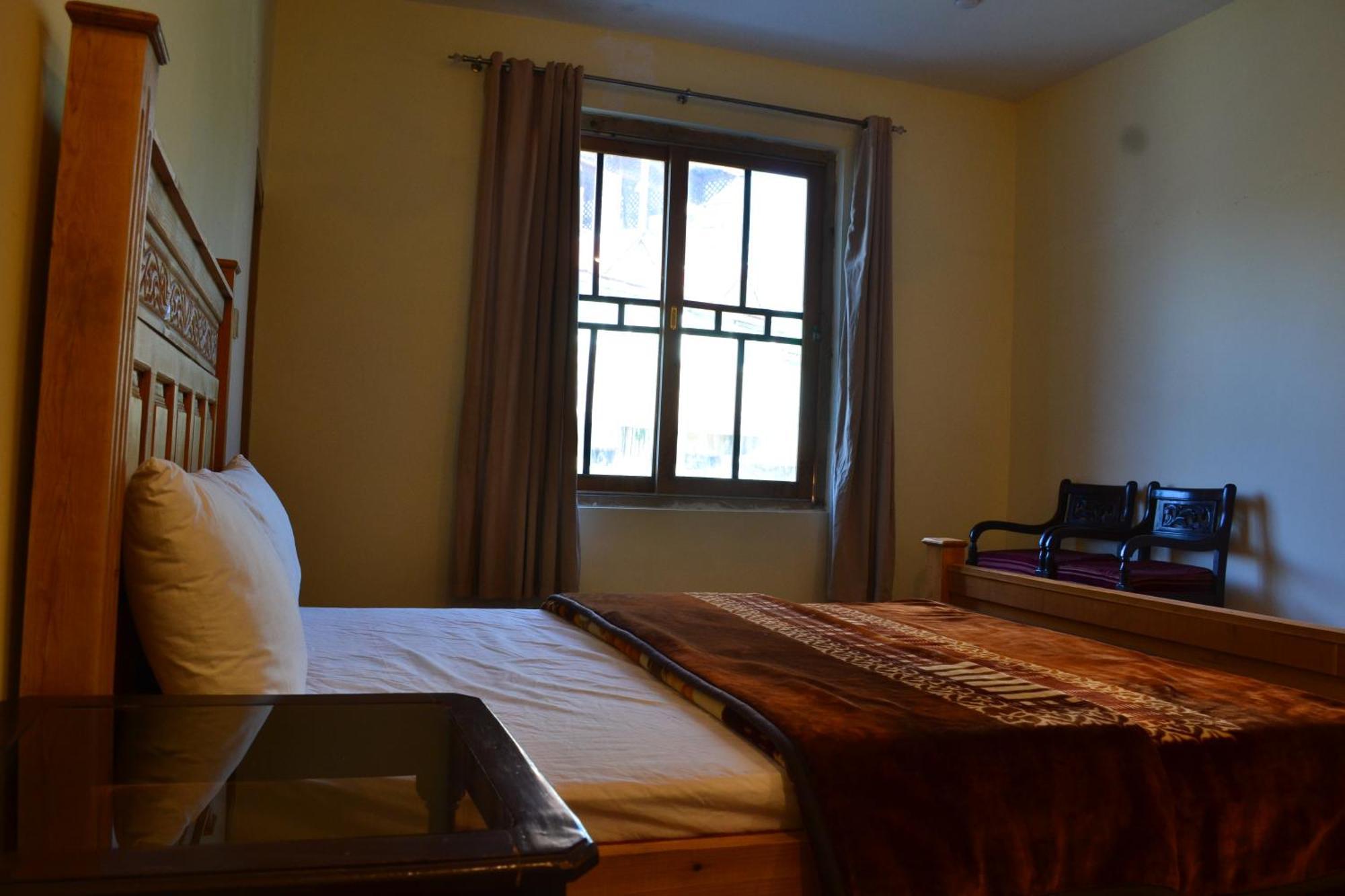 West End Lodges Neelum Экстерьер фото