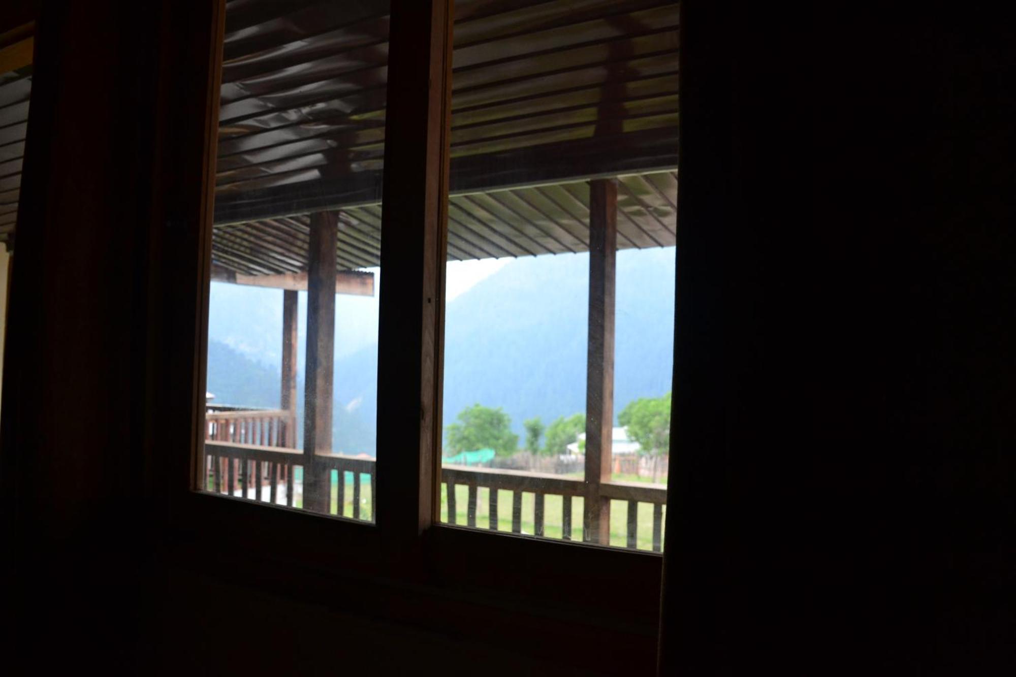 West End Lodges Neelum Экстерьер фото